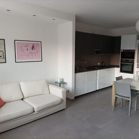 Caky'S House Appartement Desenzano del Garda Buitenkant foto