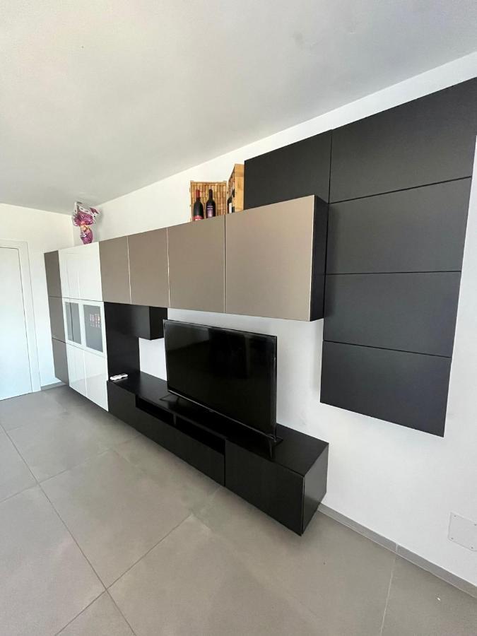 Caky'S House Appartement Desenzano del Garda Buitenkant foto