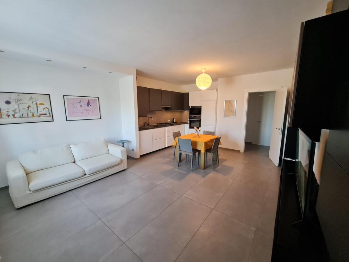 Caky'S House Appartement Desenzano del Garda Buitenkant foto